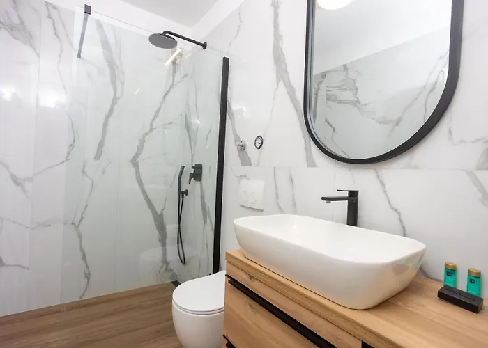 Apartment Miranda's Place Split