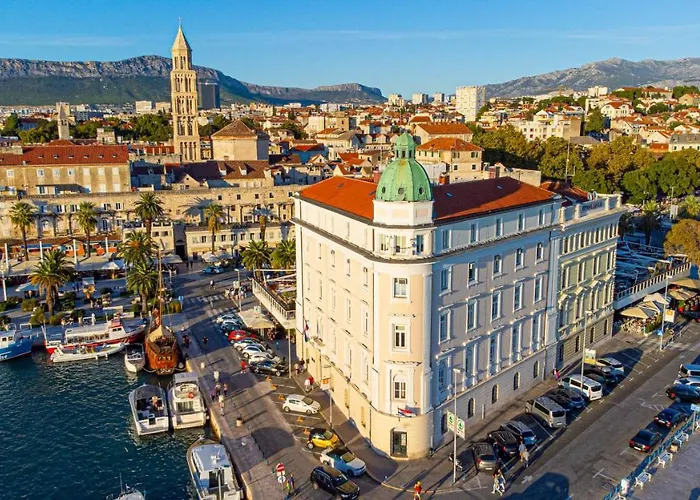 Miranda's Place * Split